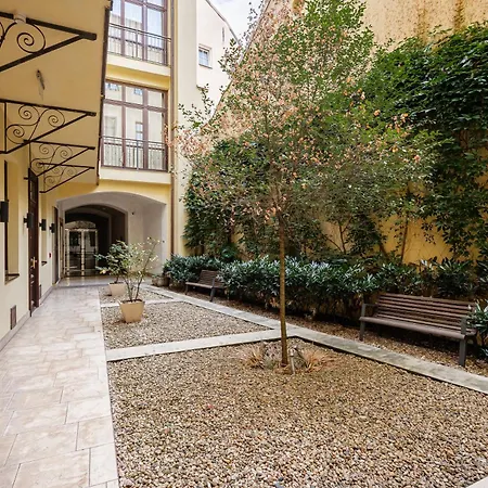 Luxury By Charles Bridge דירה פראג