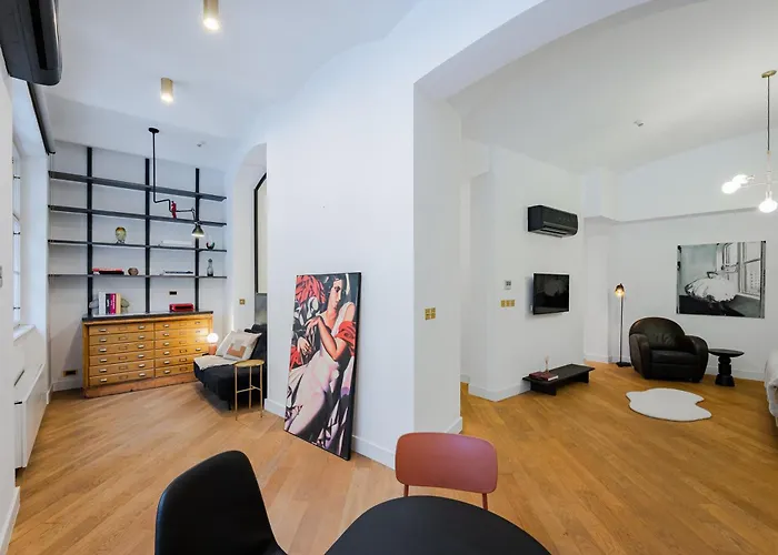 Luxury By Charles Bridge Apartment